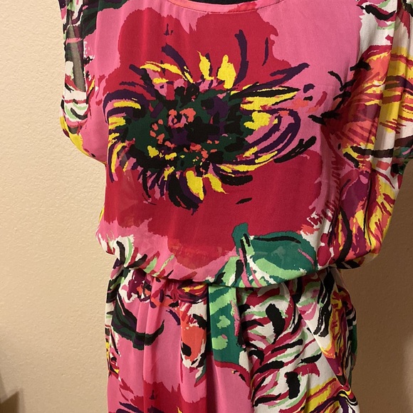 ❤️ 2 for $10 Floral Summer/Spring Top - Picture 2 of 9